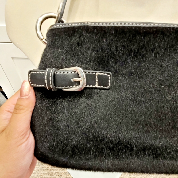 Tommy Hilfiger Vintage Style Faux Fur Shoulder Bag - Picture 6 of 12